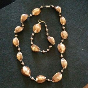 Necklace and bracelet set